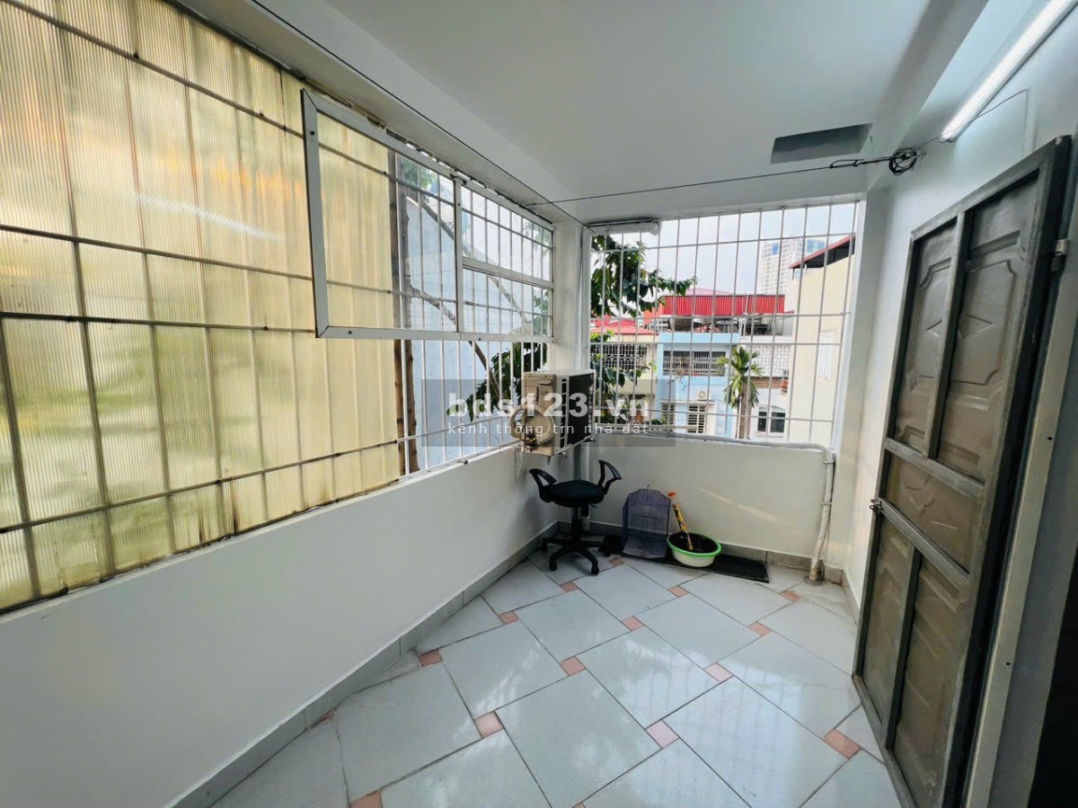 Chưa đến Trăm triệu/m2 có ngay nhà 5 tầng tại Văn Quán- Hà Đông. Diện tích 39m2 3.8 tỷ.