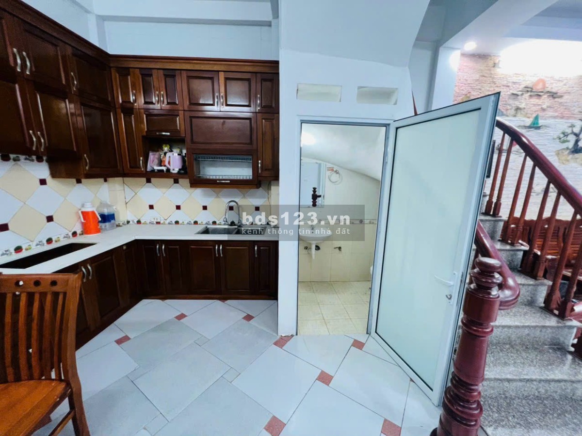 Chưa đến Trăm triệu/m2 có ngay nhà 5 tầng tại Văn Quán- Hà Đông. Diện tích 39m2 3.8 tỷ.