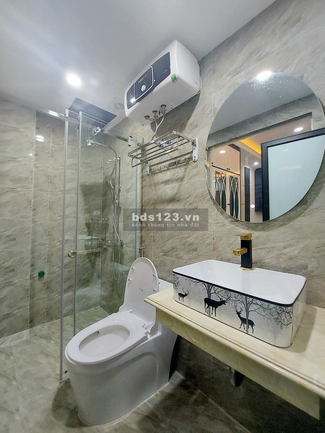 BÁN GẤP nhà mới đẹp không tì vết, 5 TẦNG DT 38M2, vị trí trung tâm nhất đô thị VĂN QUÁN,