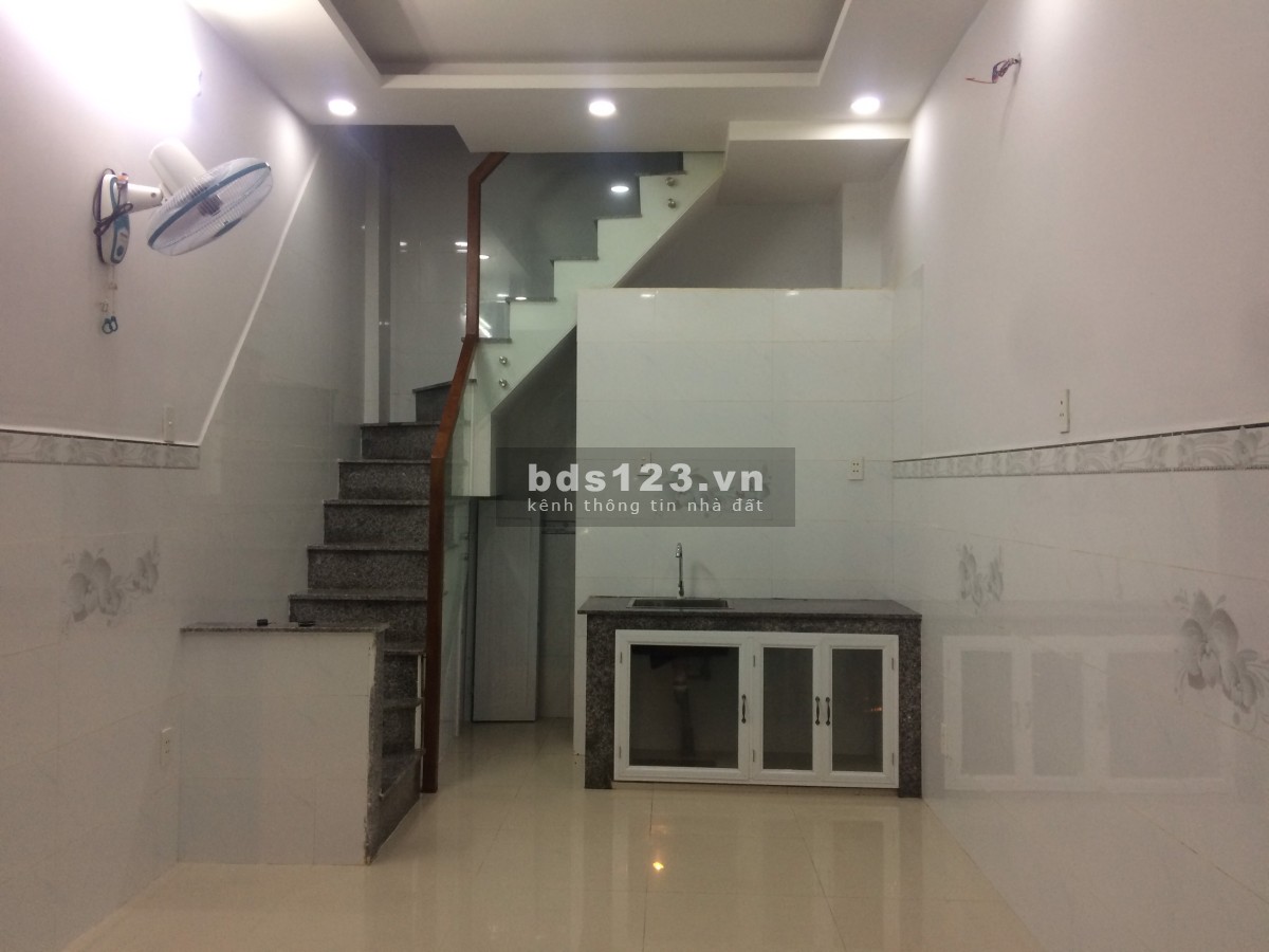 Nhà mặt tiền 21M2 (01 trệt & 01 lầu), đường Trường Sa, quận Phú Nhuận