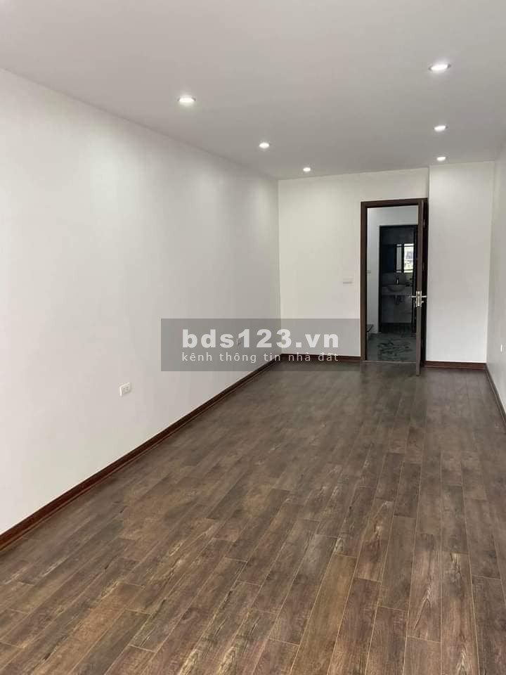 Bán nhà đẹp ở luôn Đại La, Hai Bà Trưng 37m, 5 tầng, mt 3m, giá 4.95 tỷ.
