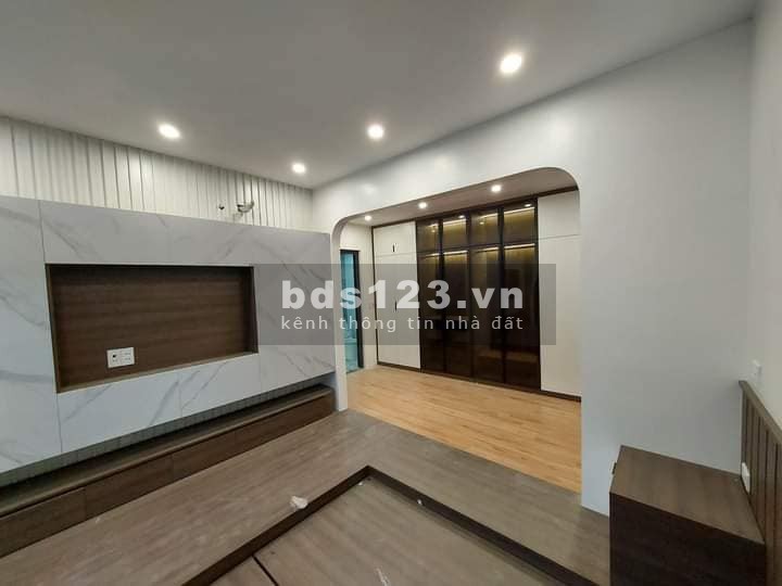 Nhà Đẹp Giáp Bát, Hoàng Mai 41m, 5 tầng, mt 6.5m, giá 6.6 tỷ.