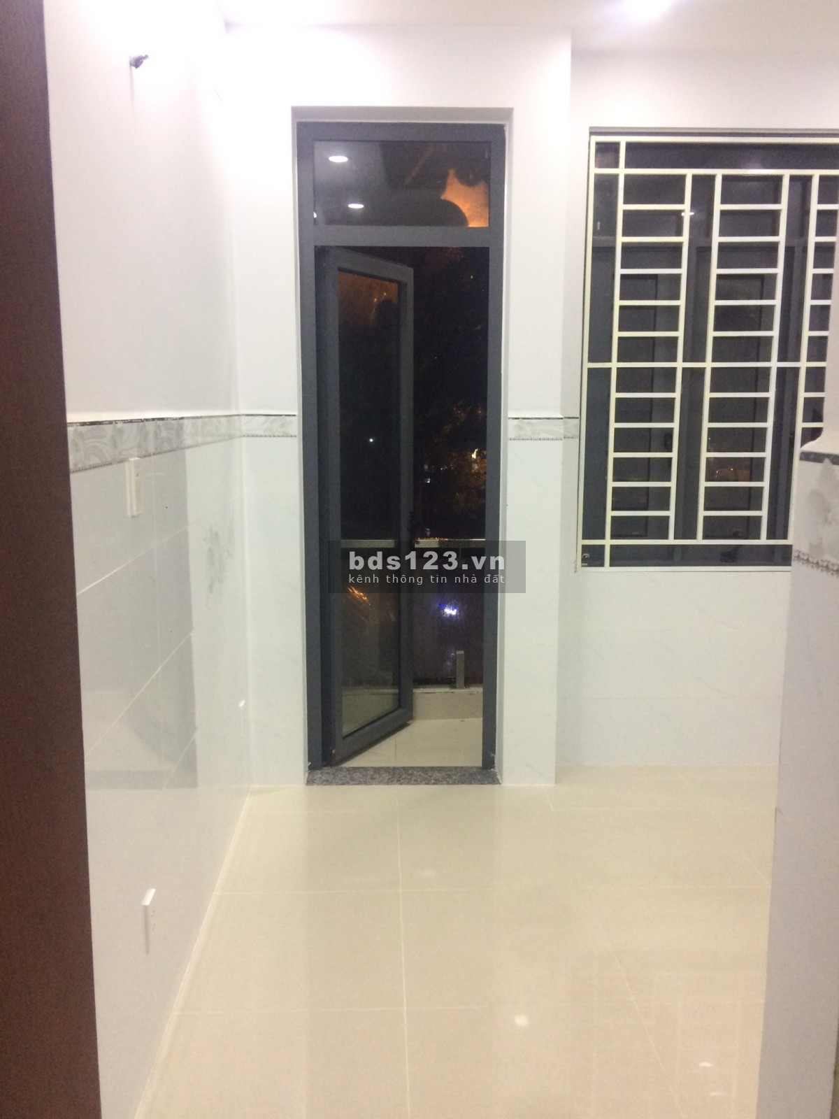 Nhà mặt tiền 21M2 (01 trệt & 01 lầu), đường Trường Sa, quận Phú Nhuận