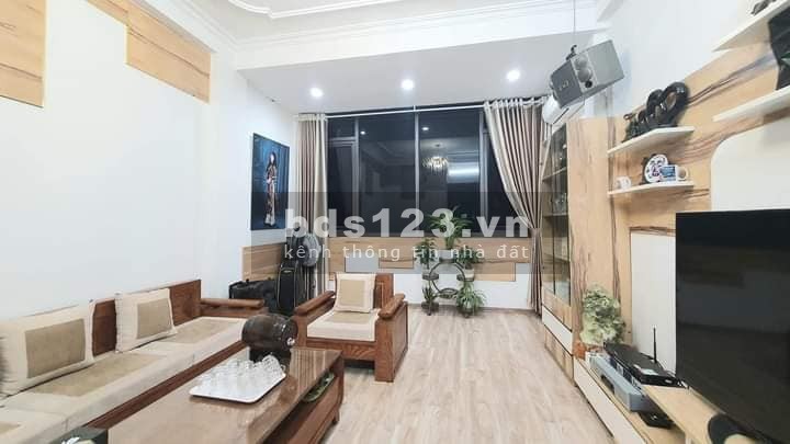 Bán nhà kinh doanh, ngõ ô tô Nguyễn Chí Thanh 40m, 5 tầng, mt 4.1m, giá 14.8 tỷ.