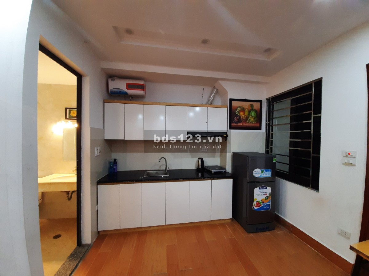 Cho thuê phòng rộng 45m2 ở số 45 ngõ 181 Yên Lãng, Đống Đa