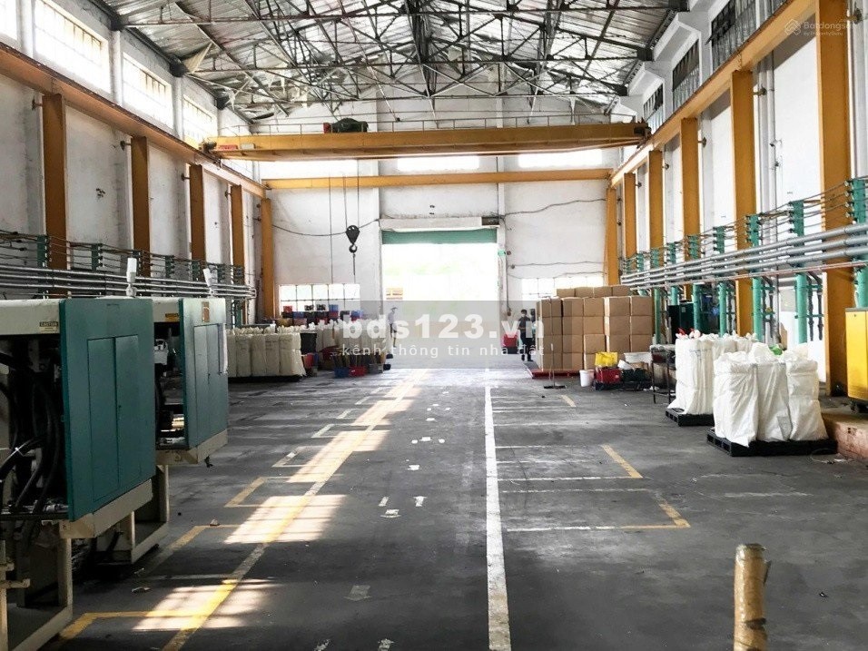 Cho thuê kho xưởng chứa hàng/ sản xuất tại mặt tiền đường Hồ Học Lãm, Q. Bình Tân.