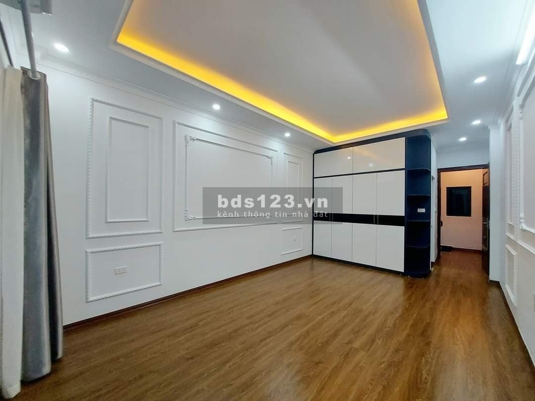 BÁN GẤP nhà mới đẹp không tì vết, 5 TẦNG DT 38M2, vị trí trung tâm nhất đô thị VĂN QUÁN,