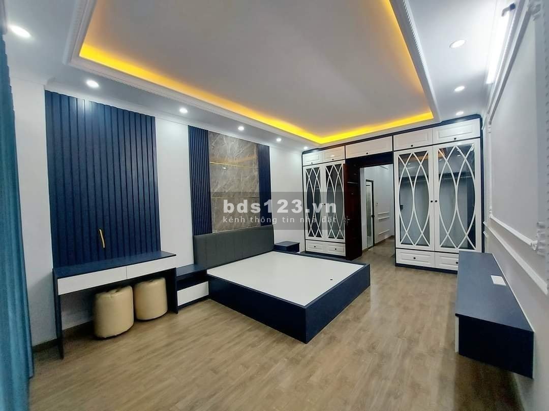 BÁN GẤP nhà mới đẹp không tì vết, 5 TẦNG DT 38M2, vị trí trung tâm nhất đô thị VĂN QUÁN,