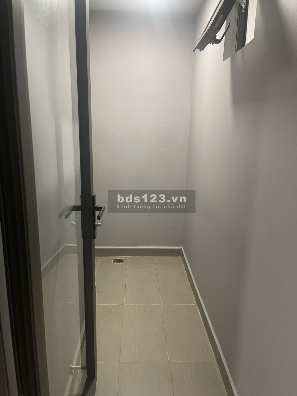 Bán gấp gấp căn góc 2PN - 2WC - 68M2, nhà có sân phơi riêng view thoáng mát, chỉ 2.45 tỷ