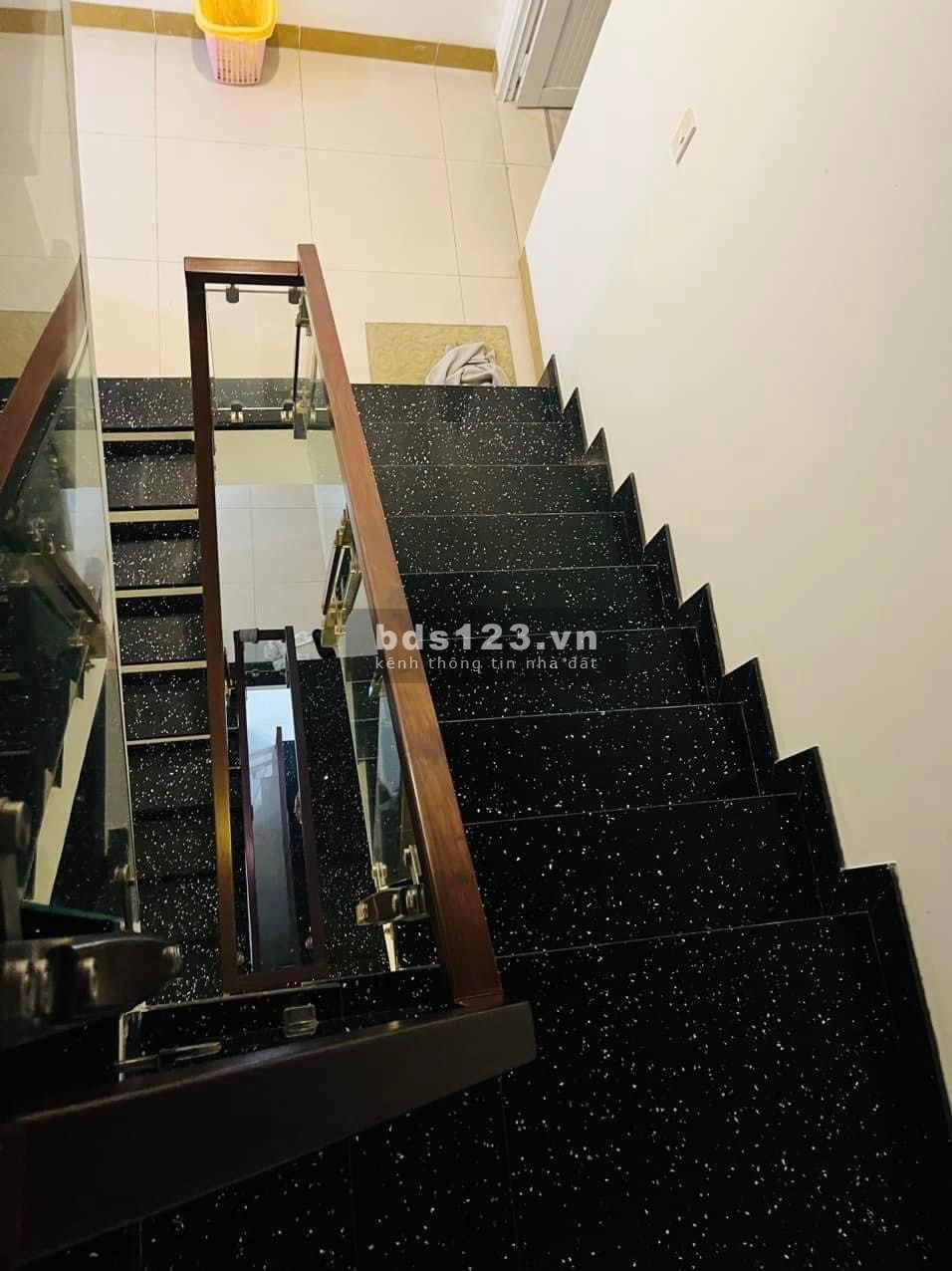 Cho thuê nhà 4 lầu gần Lottee Mart Quận 7 giá rẻ