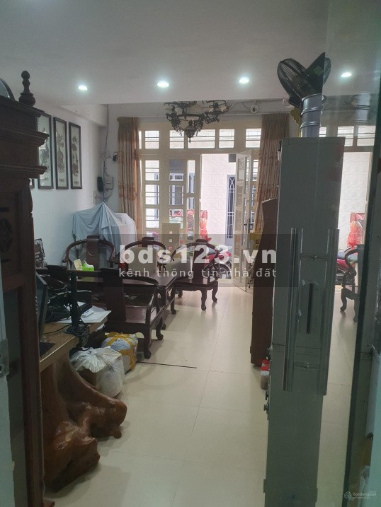 Cần bán nhà Cầu Giấy, vị trí đẹp dân trí cao