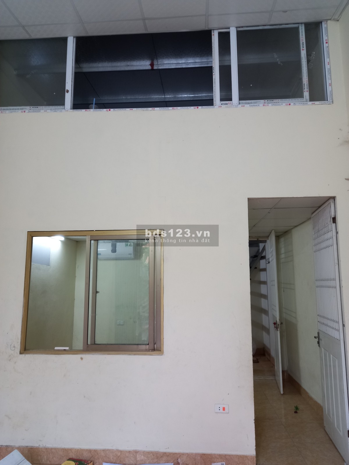 Cho thuê nhà 1,5 tầng 65m2, số 6 ngõ 33 Cổ Linh mặt đường 5m