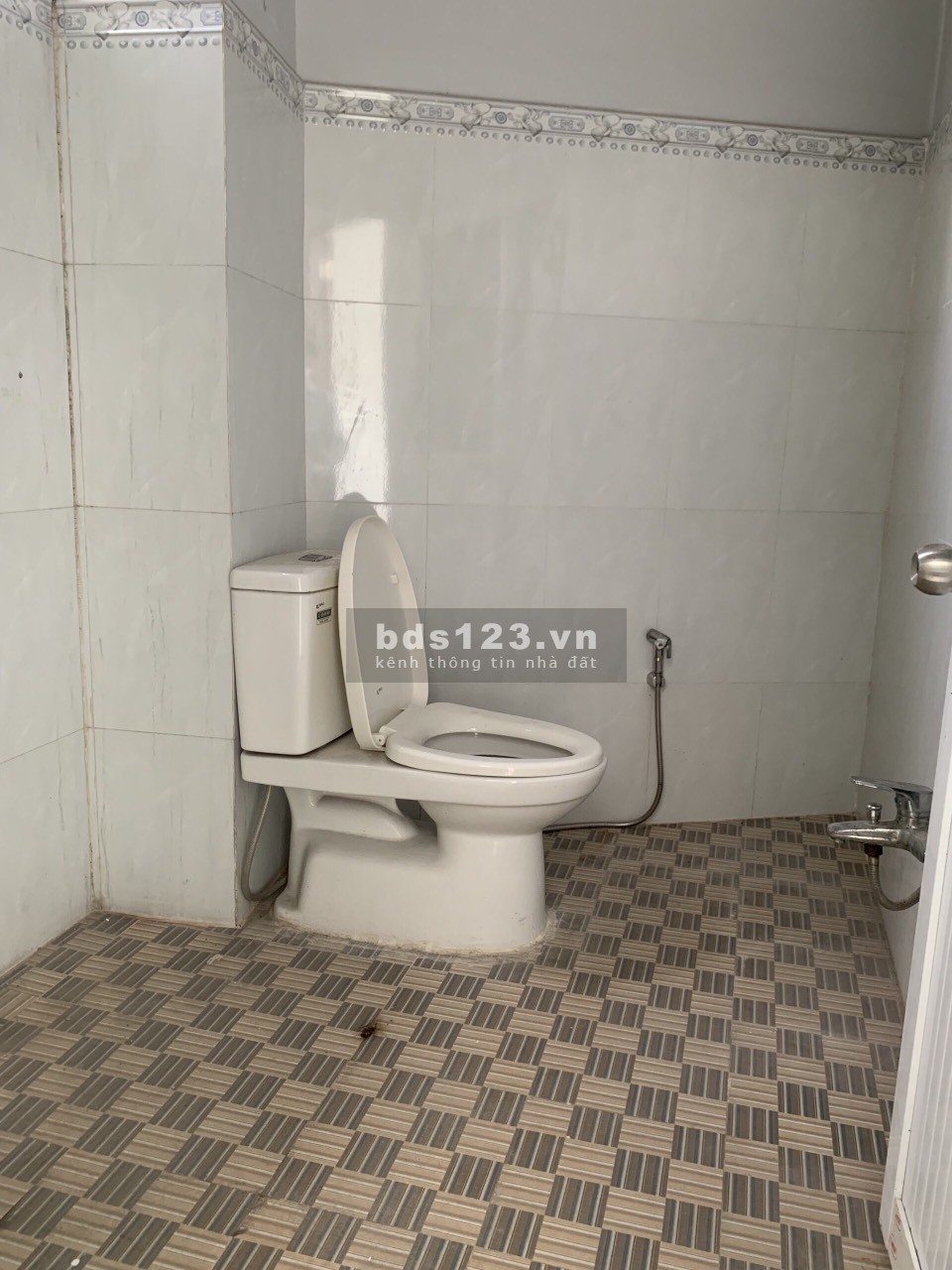 Nhà nguyên căn Lưu Hữu Phước f15 q8 tp HCM