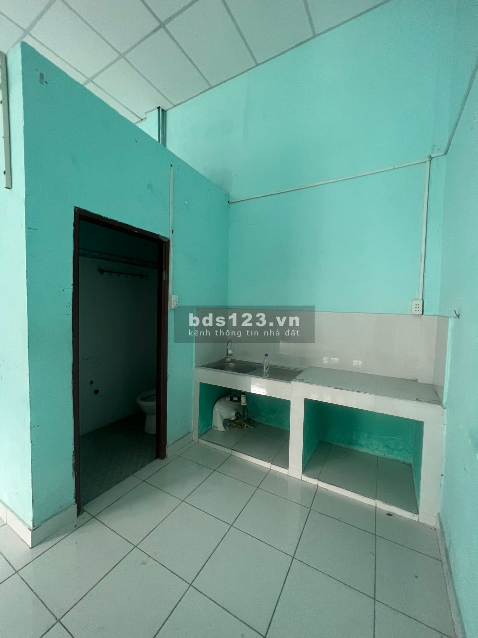 Cho thuê vi trí kd sát MT Tô Hiệu sát quận Tân Phú 8 x 8m chỉ 10 triệu tl