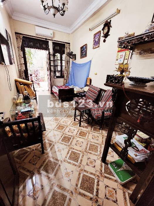 Bán nhà Nguyễn Trãi, cạnh trường đại học, ngõ ô tô tránh, 68m2, 5.6 tỷ
