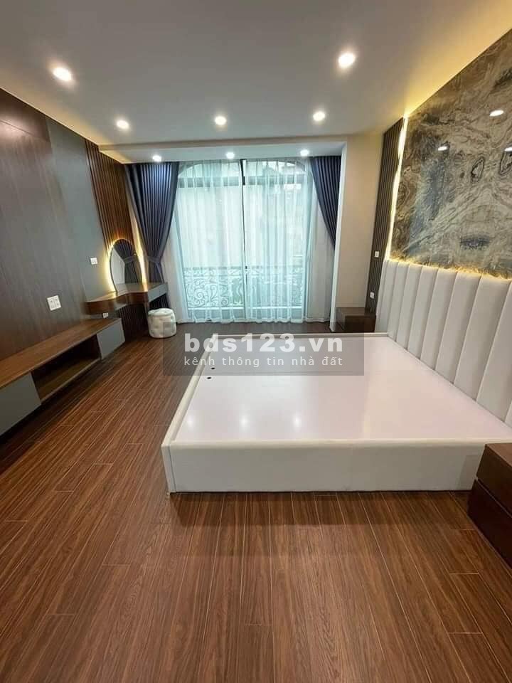 Bán Nhà Kinh Doanh Đỉnh Lĩnh Nam, Hoàng Mai 60m, 7 tầng, mt 8.2m, giá 13 tỷ.