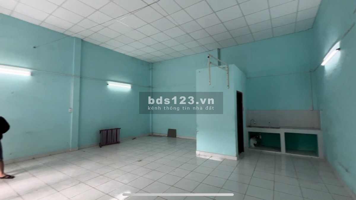 Cho thuê vi trí kd sát MT Tô Hiệu sát quận Tân Phú 8 x 8m chỉ 10 triệu tl