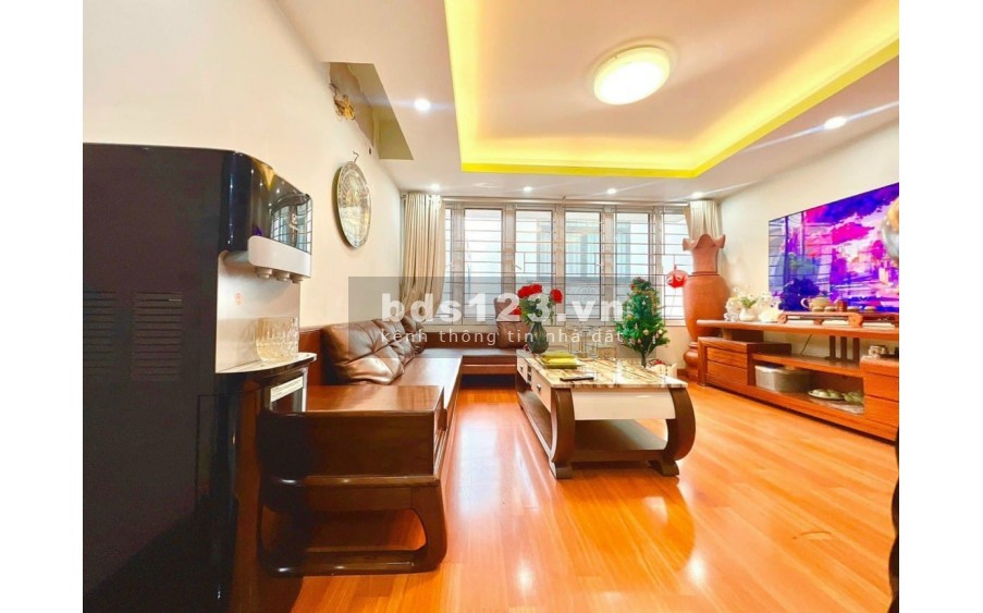 Bán nhà đường Thuỵ Khuê Lô Góc 10m ra phố 39M2 4T MT5M Giá 4.3 tỷ