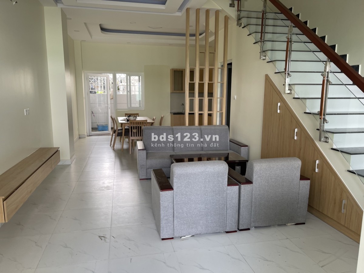 Nhà sẵn có thể nhận ở ngay, thích hợp ở, làm văn phòng công ty,...