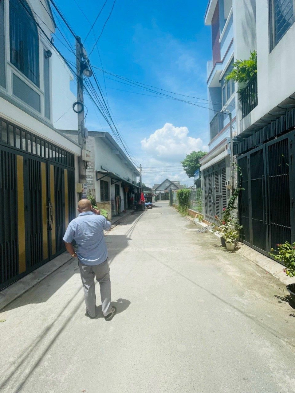 Bán gấp đất đẹp hẻm 5.5m sát ngã ba Lê Văn Việt - Hoàng Hữu Nam. 4.2 tỷ/56.5m2