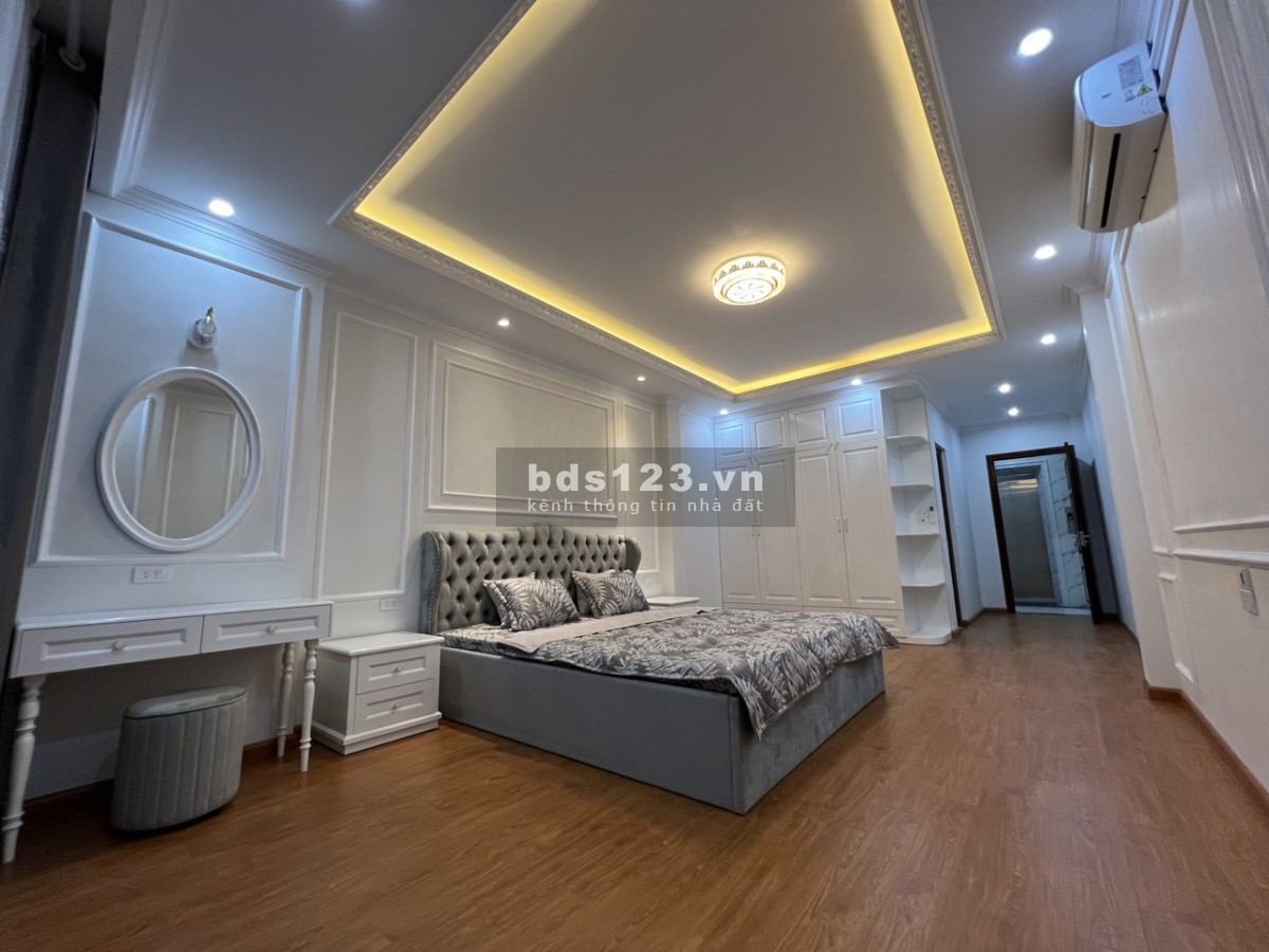 Gấp bán nhà phân lô La Khê Sát 7 tầng thang máy nk, 55M2, MT4M, Đẹp long lanh full nội thất