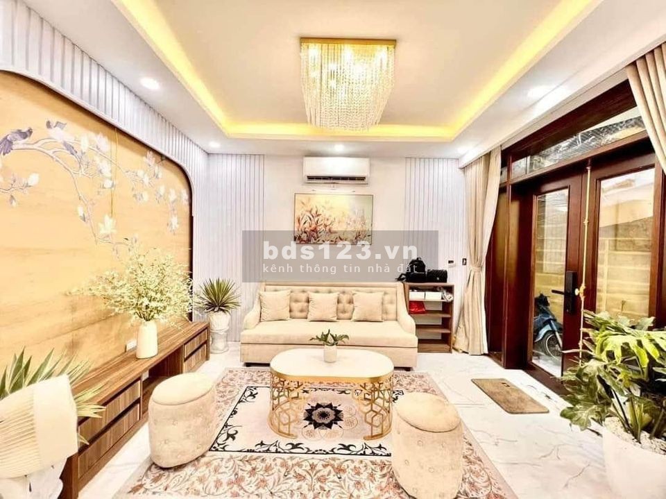 Bán nhà đẹp, ngõ nông, gần Bạch Mai, full nội thất, không gian xanh 45m 5 .3 tỷ