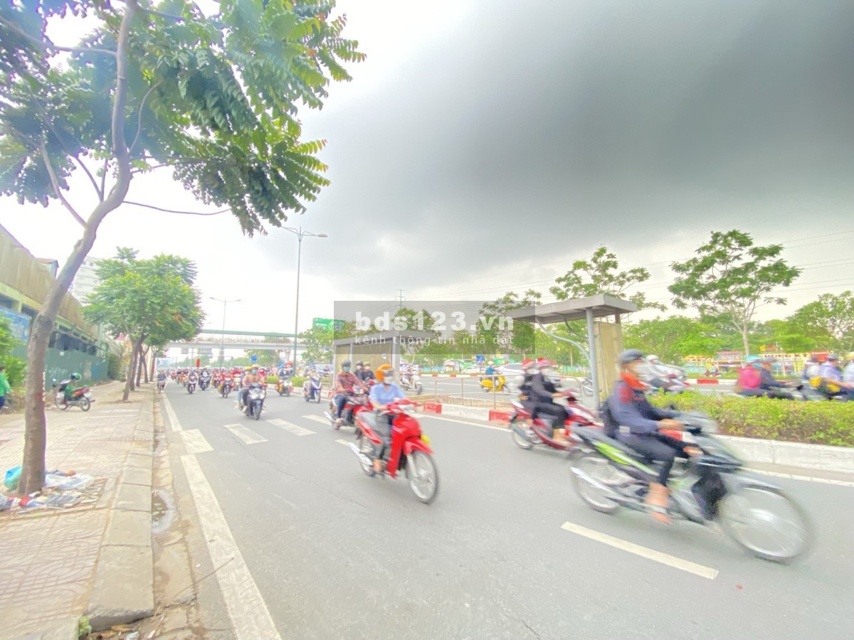 Bán lô đất 500m2 Mặt tiền Phạm Văn Đồng, Hiệp Bình chánh, Thủ Đức.