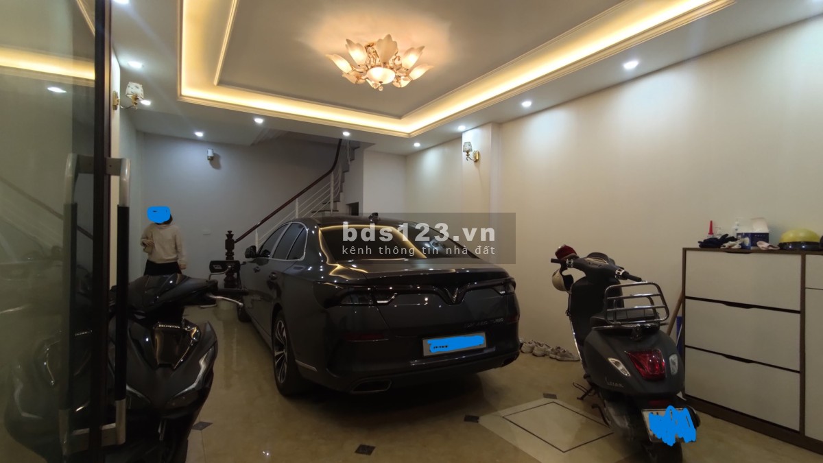 Bán nhà nằm ngay trung tâm trong khu phân lô Khu Giãn dân Mỗ Lao đường 18M và 36M 42m 5 tầng