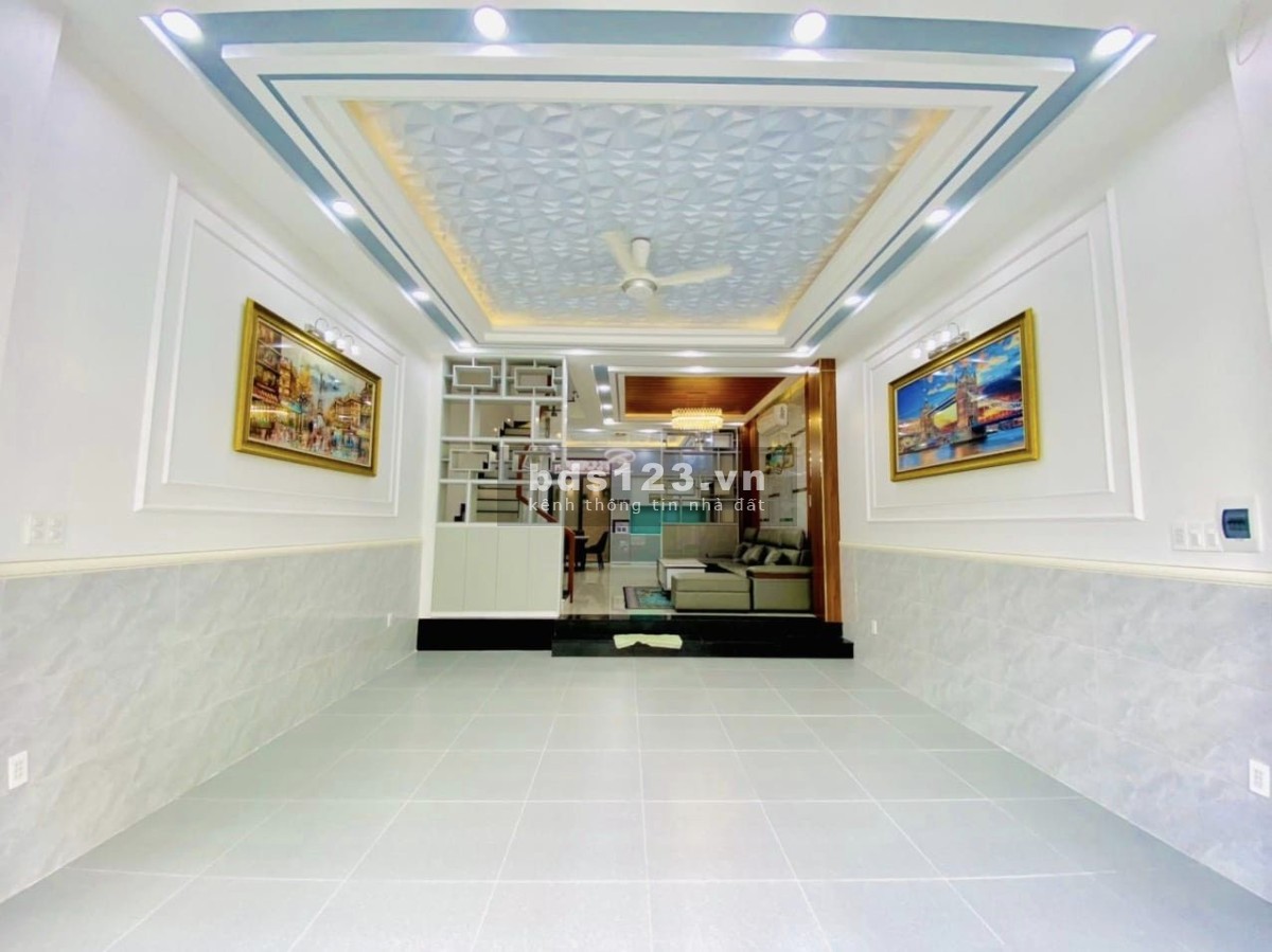 Nhà phố 4 tầng- đường trải nhựa 6m - oto ngủ trong nhà - nhỉnh 8ty TT Nhà Bè