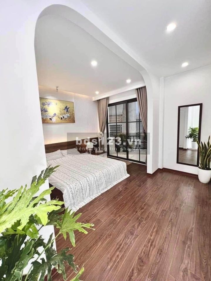 Bán nhà đẹp, ngõ nông, gần Bạch Mai, full nội thất, không gian xanh 45m 5 .3 tỷ