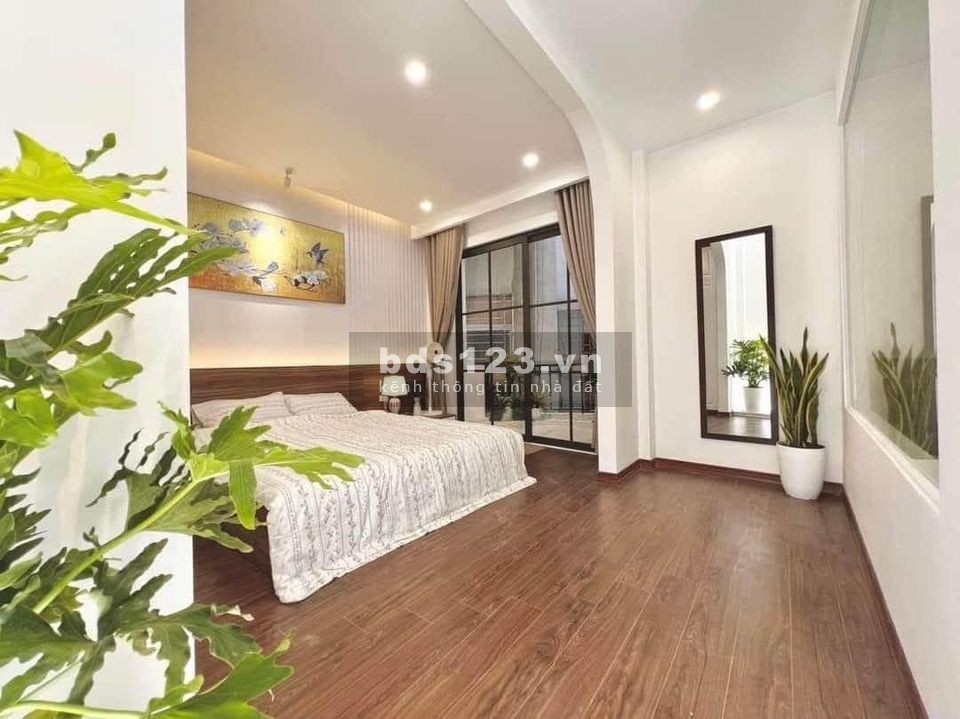 Bán nhà đẹp, ngõ nông, gần Bạch Mai, full nội thất, không gian xanh 45m 5 .3 tỷ