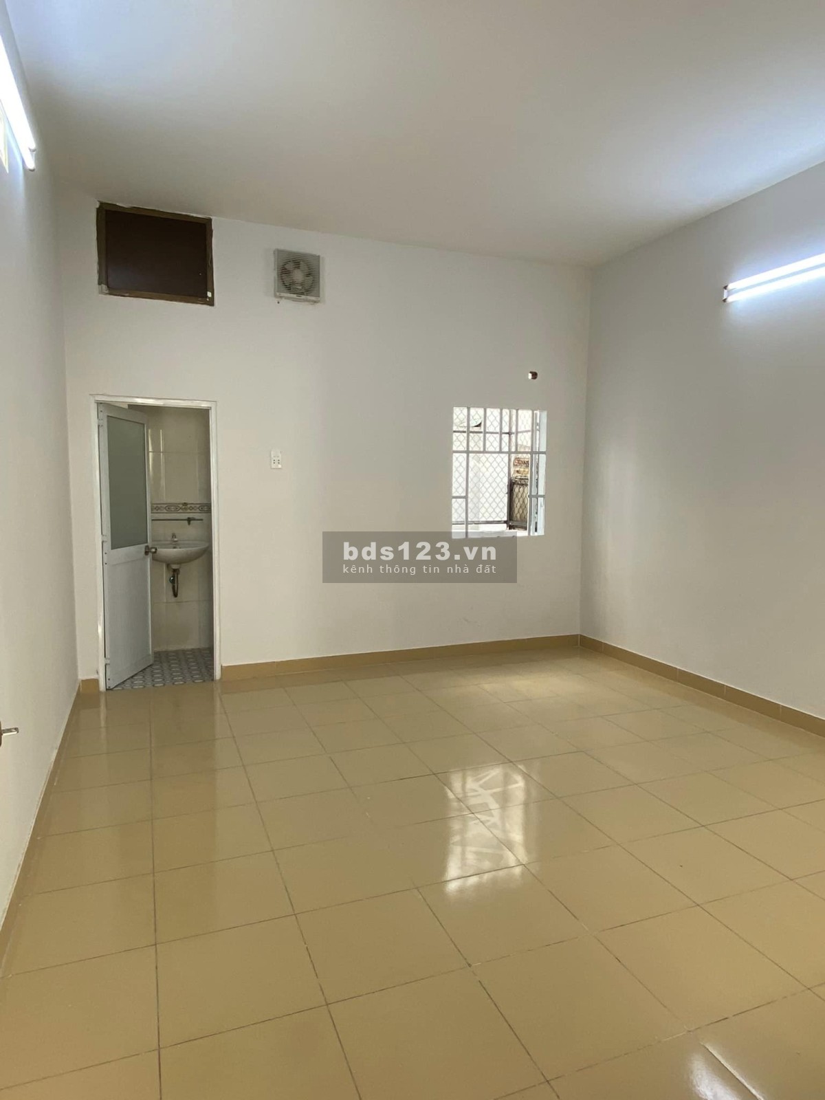Bán nhà Trương Cộng Định, trung tâm Bàu Cát sầm uất, DT 4 X 15, giá 6.65 tỷ