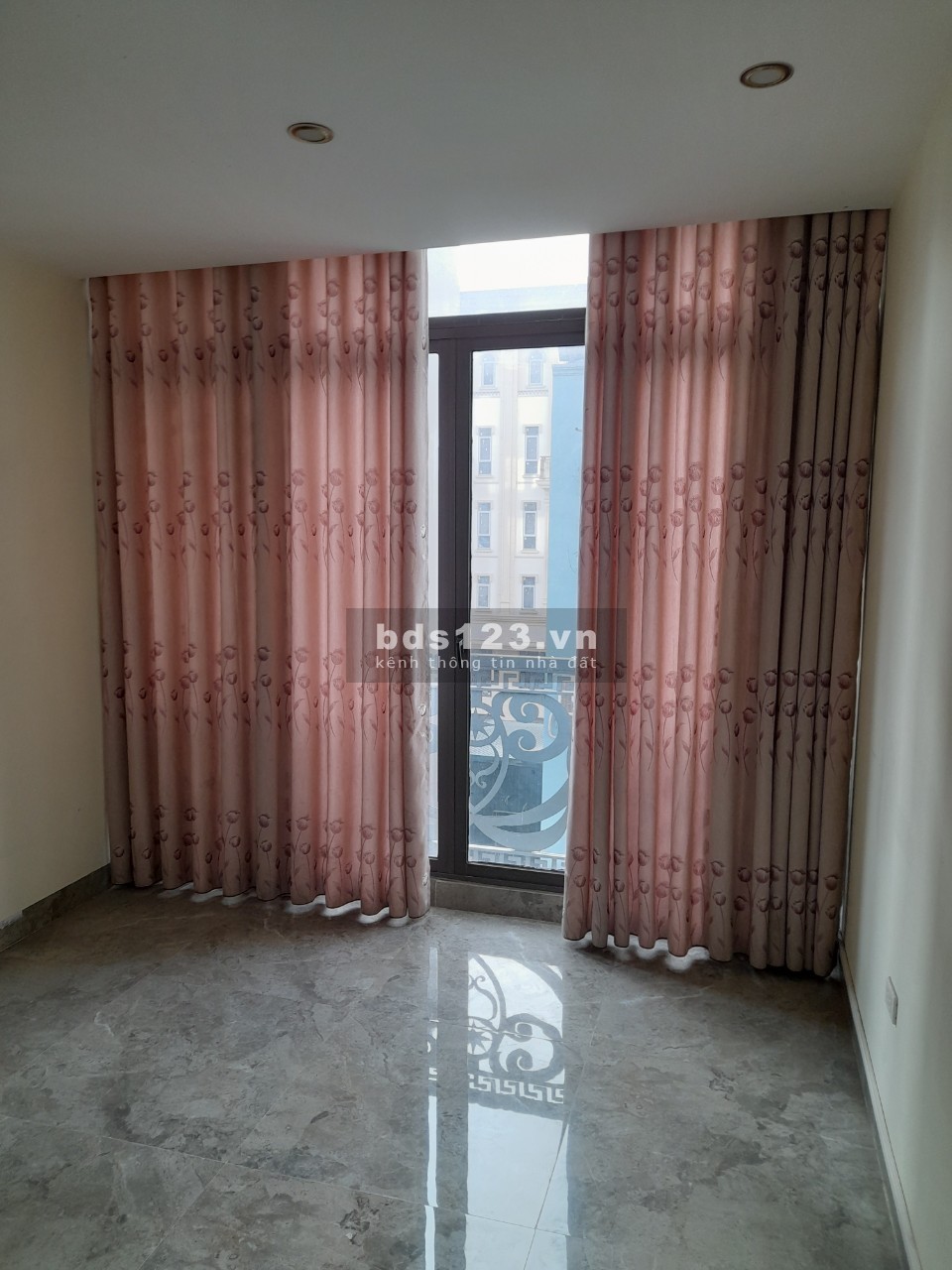 Cho thuê liền kề rộng 50m2 ở khu đất dịch vụ Vạn Phúc (lh:0389620916)