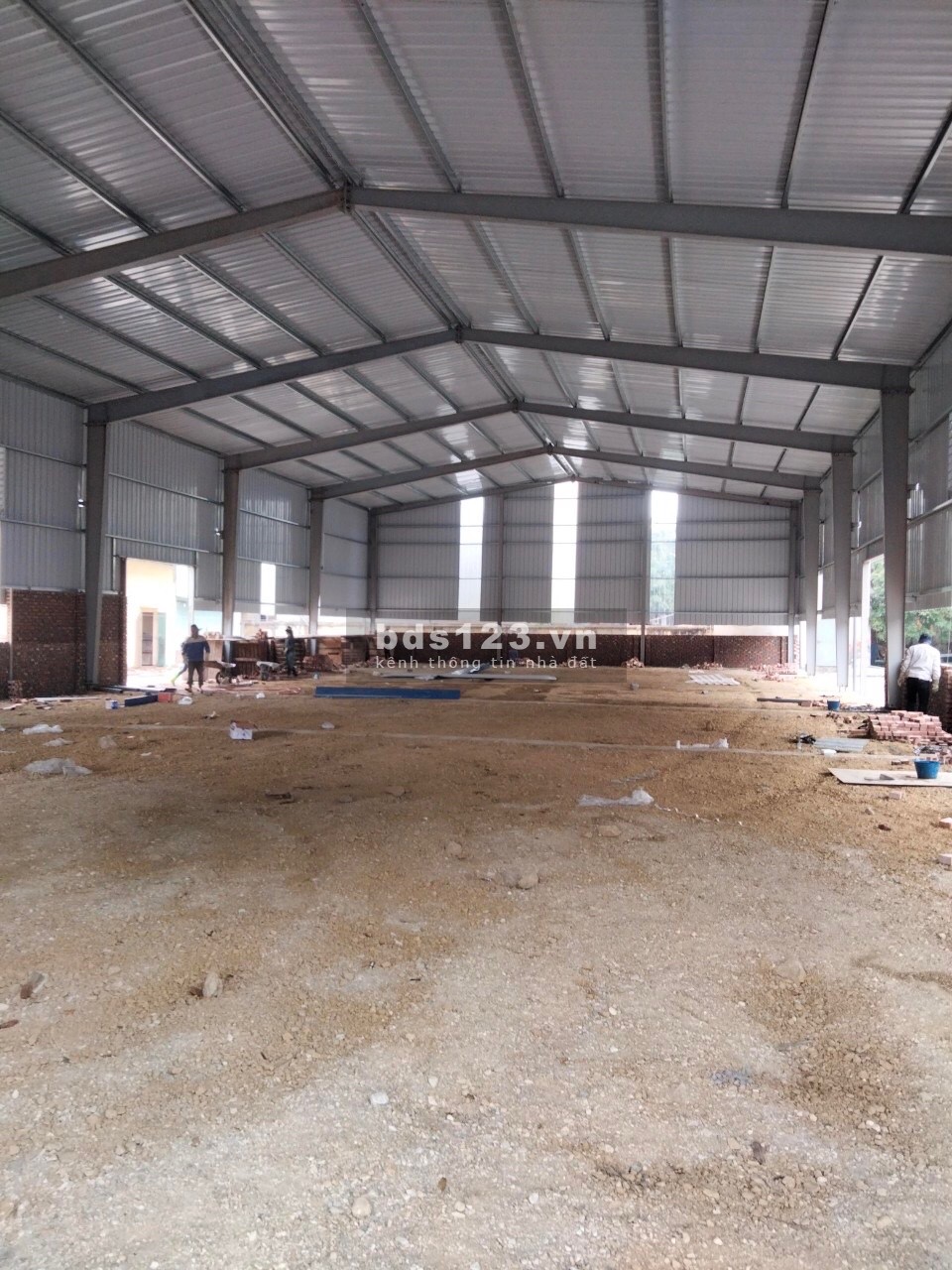 Cho thuê kho xưởng, đất tại KCN Đài Tư - Long Biên, DT 1000, 2000 và 3000m2 giá cả thương lượng