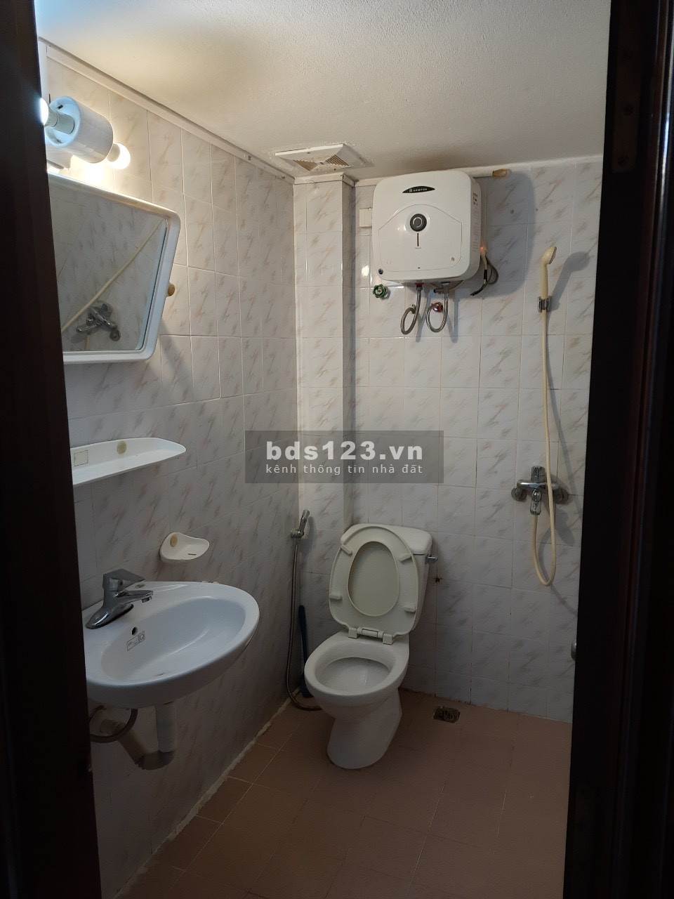 Nhà 31 ngõ 226 đường Lê Duẩn, phân lô, ô tô .4,5 tầng,Mt 3,5m,MB 48m2 Giá bán : 6,85 tỷ
