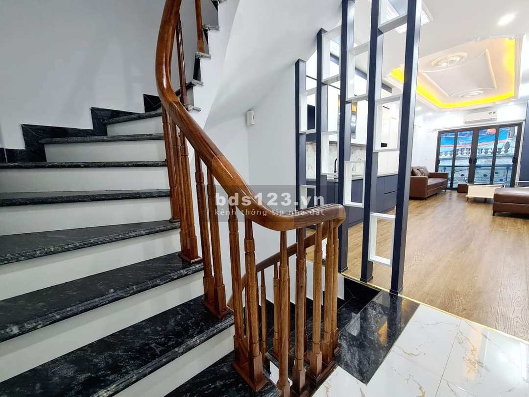 CC bán nhà Yên Xá 35M2 xây 6T - Ô TÔ tránh, kinh doanh – Ngõ thông tứ phía, tiện ích đô thị Văn quán