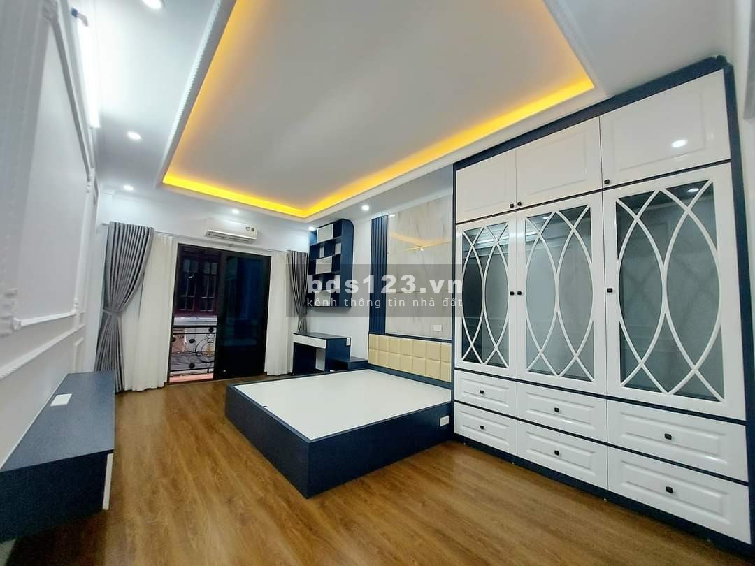 CC bán nhà Yên Xá 35M2 xây 6T - Ô TÔ tránh, kinh doanh – Ngõ thông tứ phía, tiện ích đô thị Văn quán