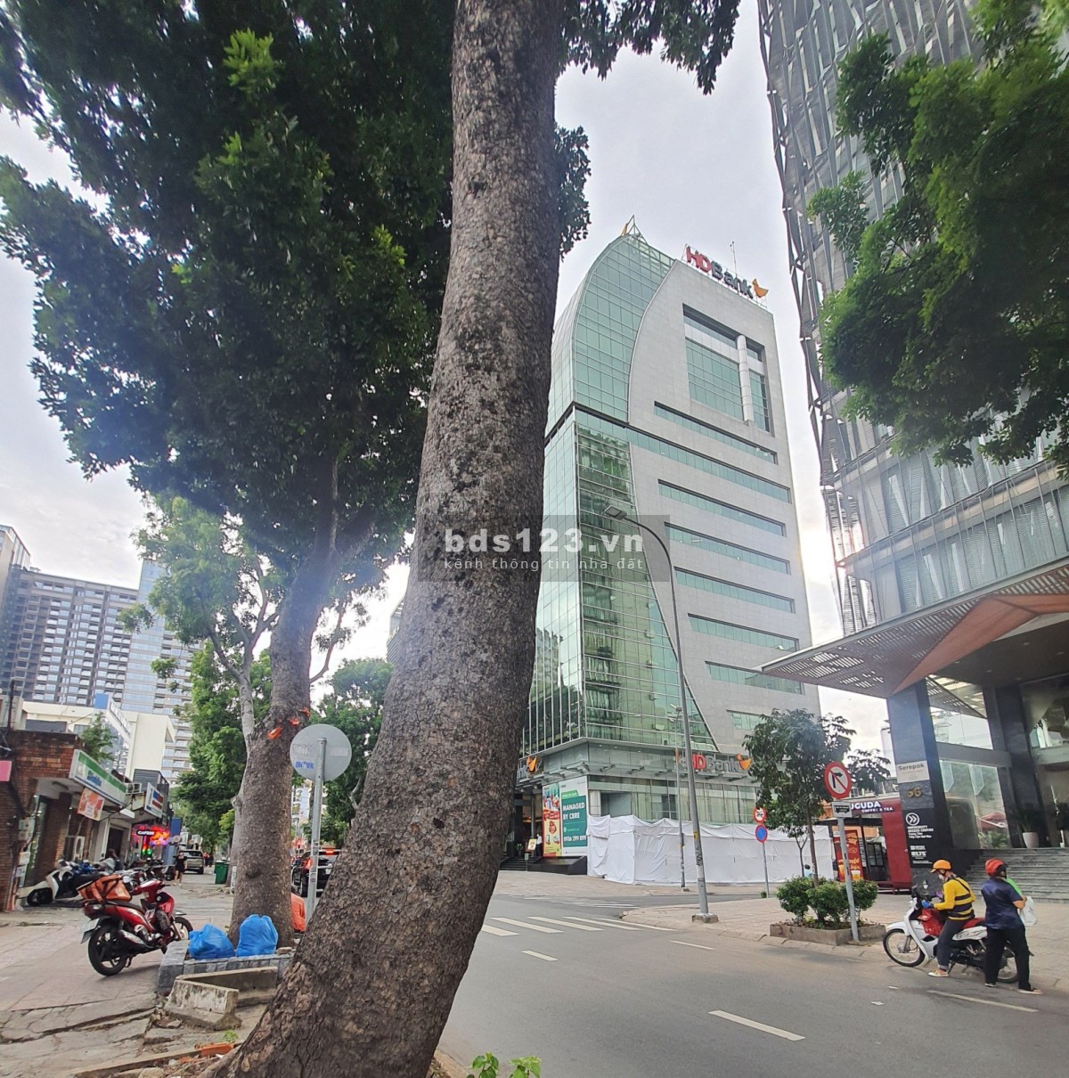 Bán cao ốc Văn phòng Trung tâm Quận 1. Thiết kế 15 tầng. Giá thỏa thuận.