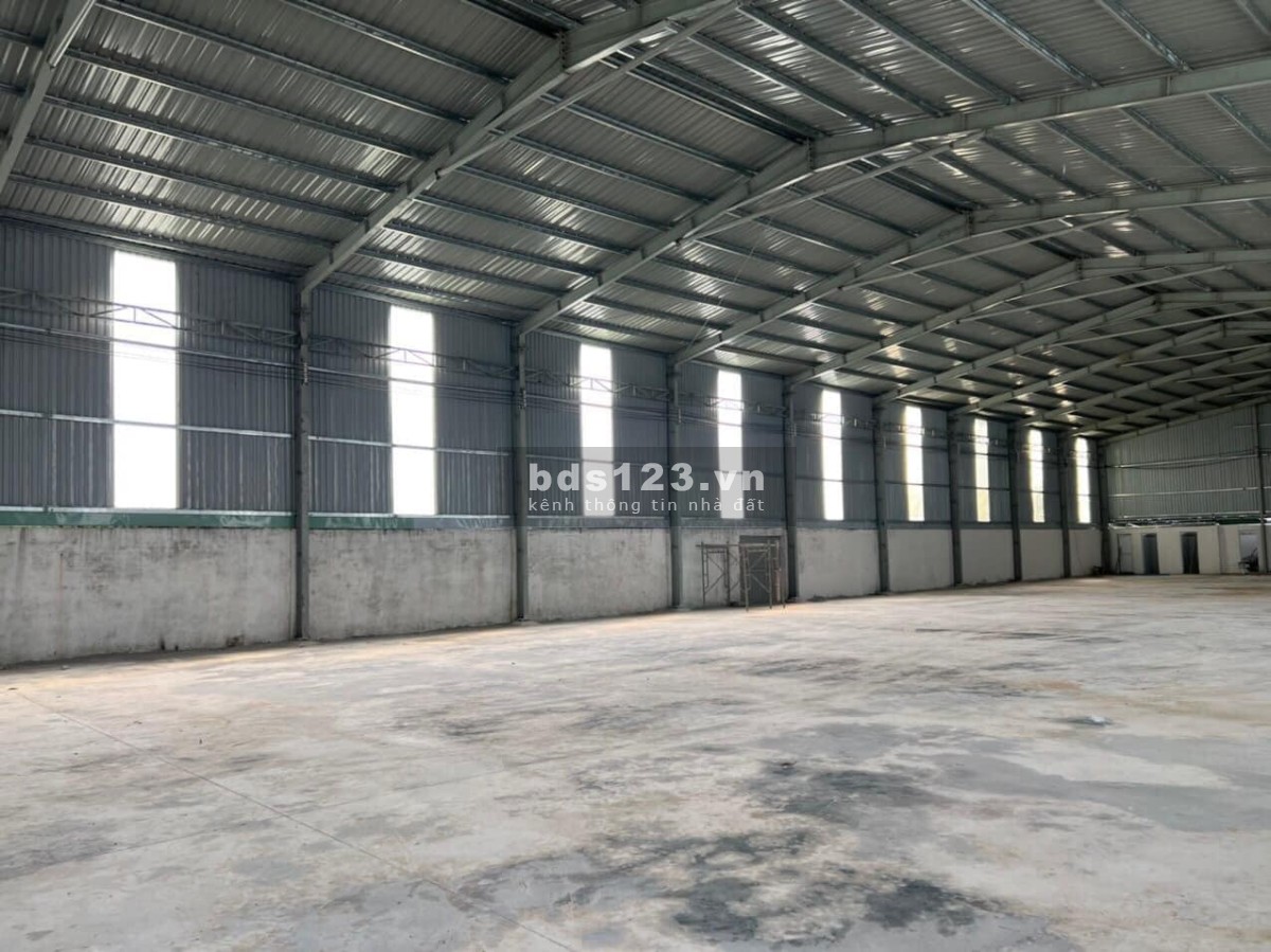 Cho thuê kho xưởng chứa hàng 500m2 tại mặt tiền đường Đào Duy Anh, Phú Nhuận.