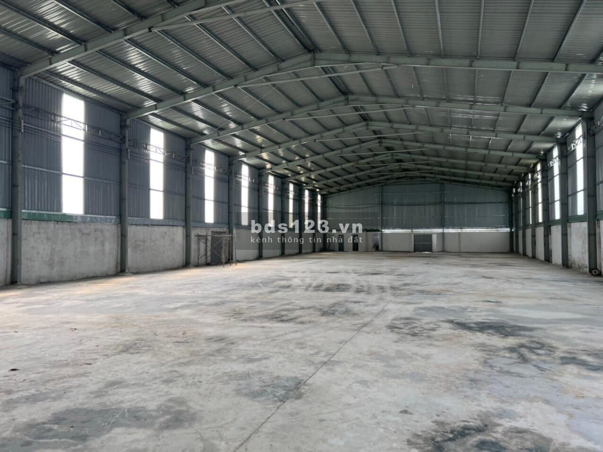 Cho thuê kho xưởng chứa hàng 500m2 tại mặt tiền đường Đào Duy Anh, Phú Nhuận.