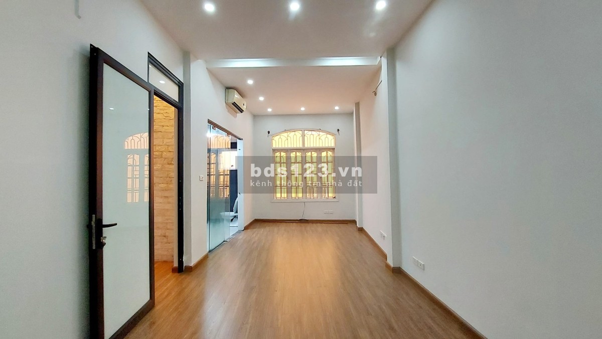 Bán nhà Trần Khát Chân, Hai Bà Trưng 3 bước ra phố 40m giá 4 tỷ