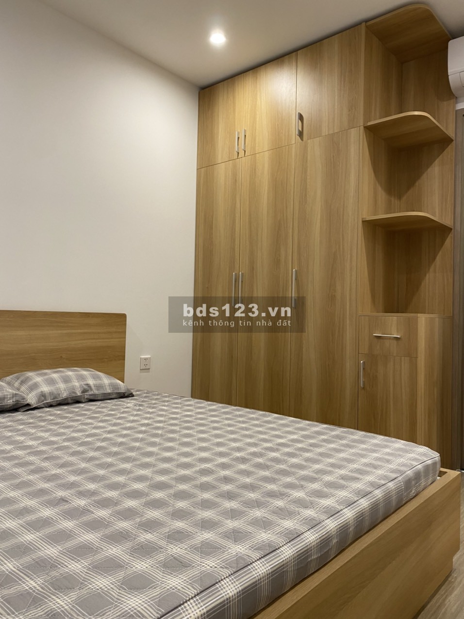 Cho thuê căn 2PN 2WC tại Vinhomes Quận 9 full nội thất tất tần tật 8 triệu