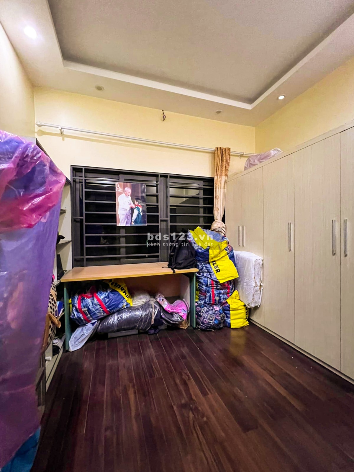 Bán nhà Hoàng Mai, 35M, 4 tầng 4 ngủ cầu thang giữa 2.8 tỷ
