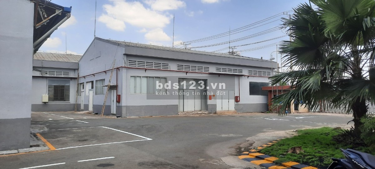 Cho thuê kho xưởng 4800m2 mặt tiền đường Võ Văn Vân, Bình Chánh.