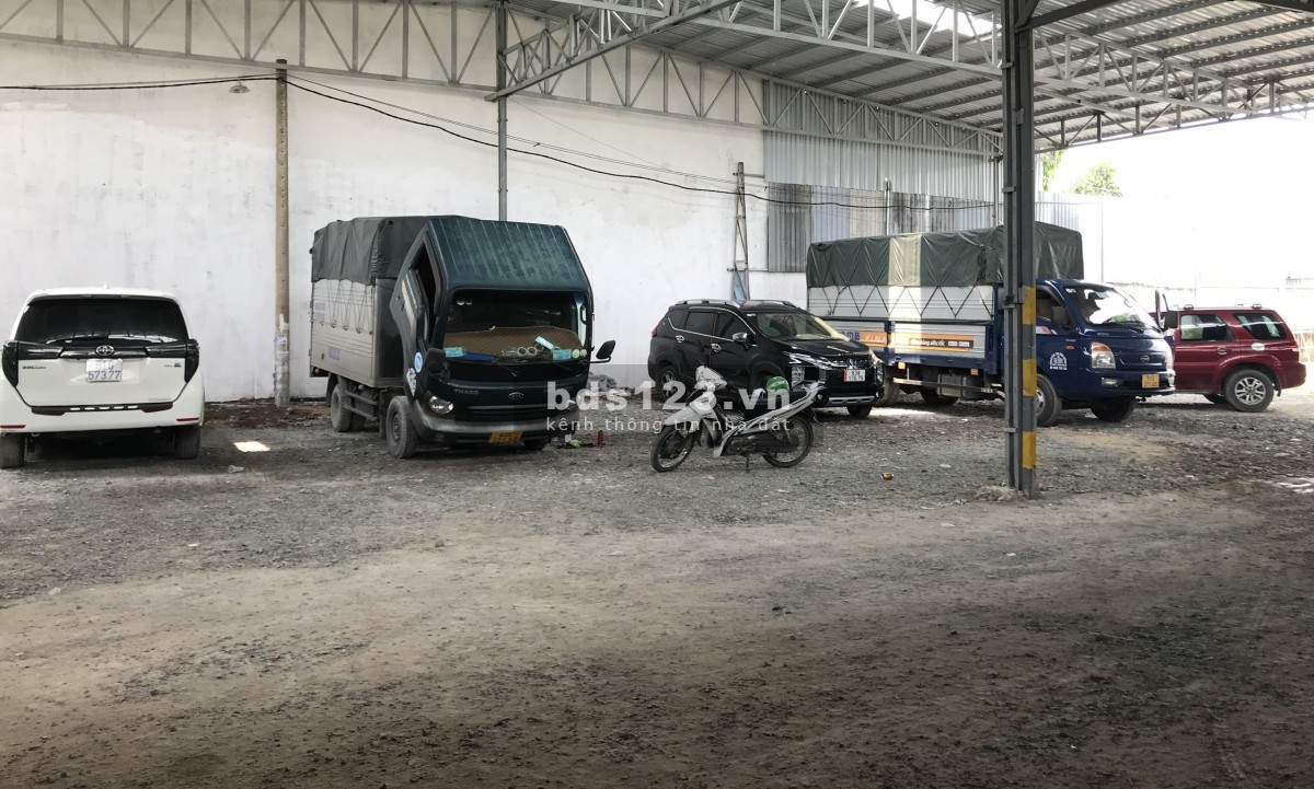 Cho thuê kho xưởng giá tốt 2000m2 mặt tiền đường Đặng Thúc Vịnh, Hóc Môn
