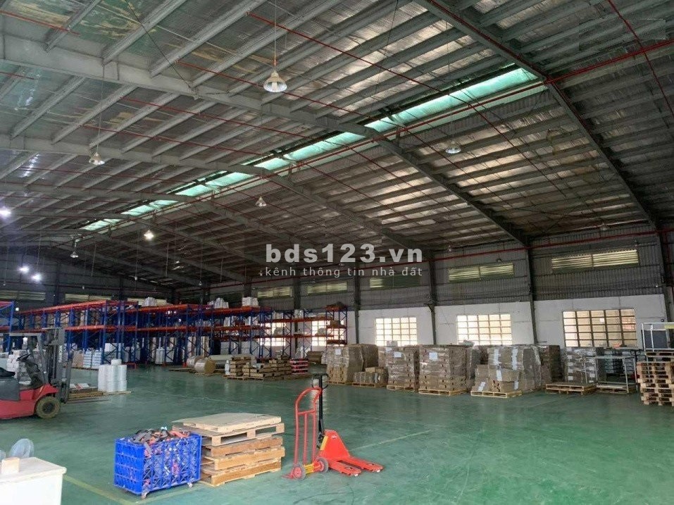 Cho thuê nhà xưởng đẹp 2000m2 trong KCN Tân Bình, đường CN10, Tân Phú.