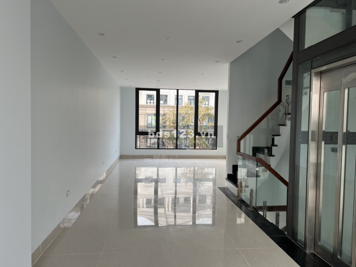 Cho thuê Shophouse 150m2 hoàn thiện vừa ở + kinh doanh. Chỉ: 28 triệu/tháng. LH: 0845089666