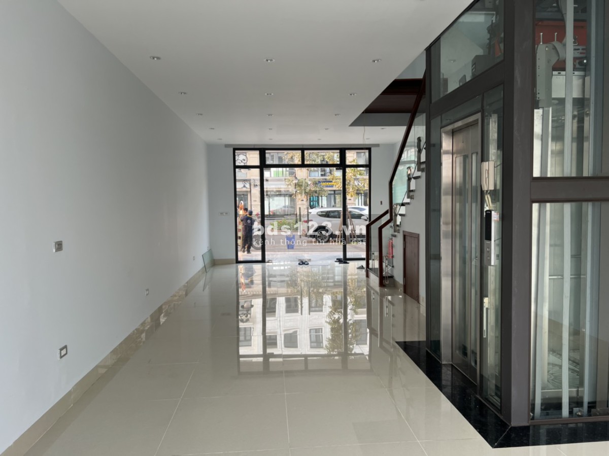 Cho thuê Shophouse 150m2 hoàn thiện vừa ở + kinh doanh. Chỉ: 28 triệu/tháng. LH: 0845089666
