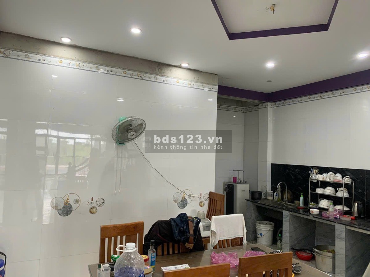 Cần bán gấp nhà 1 trệt 2 lầu kèm nội thất dọn vào ở ngây quốc lộ N2 Thái Mỹ Củ Chi