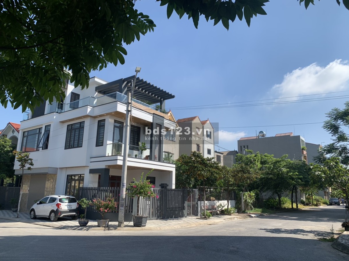 Cần bán 130m2 đất phân lô Đồng Sậy ,xã Đan Phượng ,vị trí đẹp gần trường học , sát trục chính